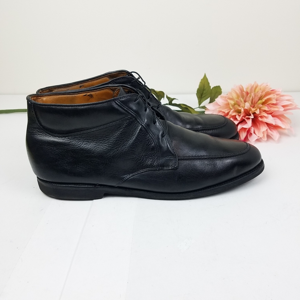 Allen Edmonds Stewart leather chukka Style shoes